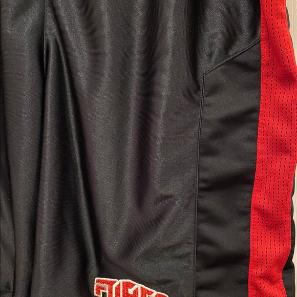 Vintage Nike Force Black & Red Basketball Shorts - Picture 4 of 9